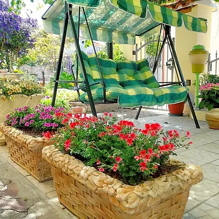 לינה וארוחת בוקר Il Giardino Da Pina